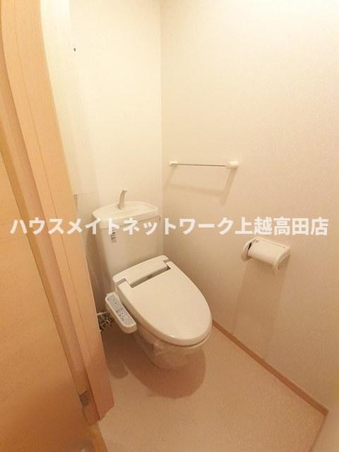 トイレ　温水洗浄暖房便座