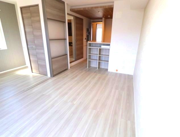 居室・リビング　※同タイプの部屋写真です