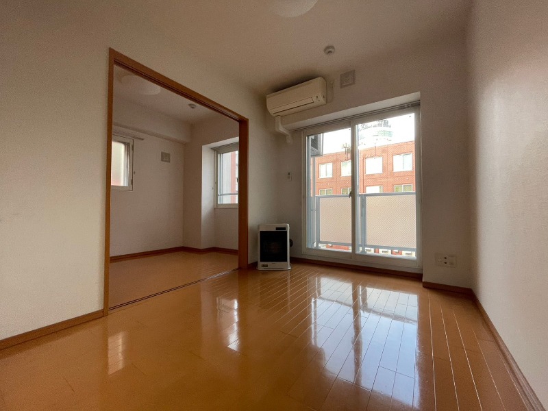 居室・リビング　広くてキレイなお部屋が広がっていて、充実した生活が送れそう。