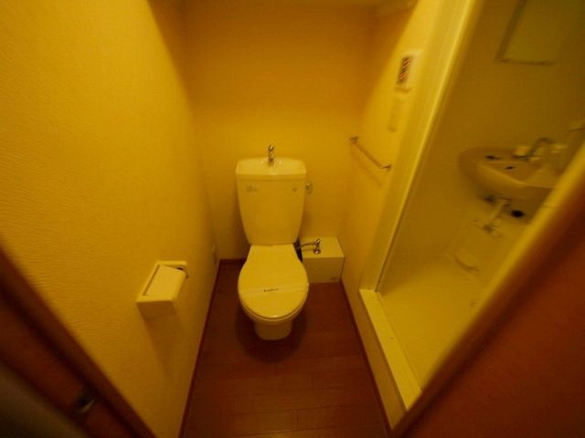 レオパレス彩のトイレ写真