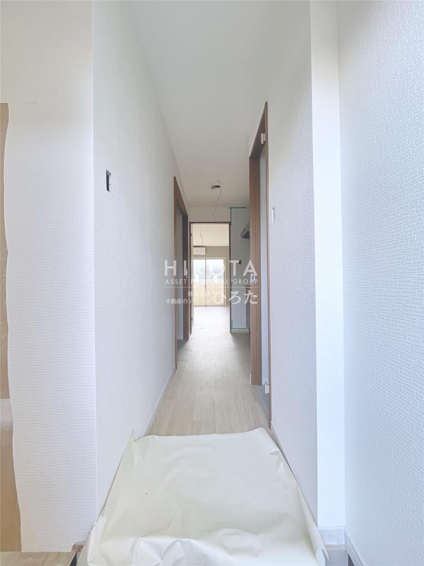 玄関　建築中