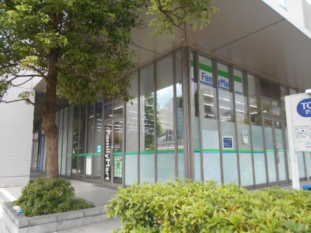 コンビニ　ファミリーマート 東武鉄道本社店（コンビニ）まで496m