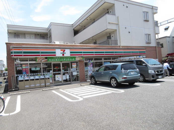 コンビニ　セブンイレブン（コンビニ）まで200m