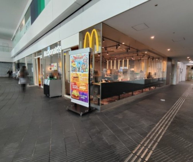 飲食店　マクドナルド 川崎ソリッドスクエア店（飲食店）まで1064m