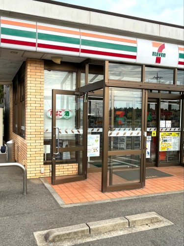 コンビニ　セブンイレブン 横芝光インター店（コンビニ）まで521m