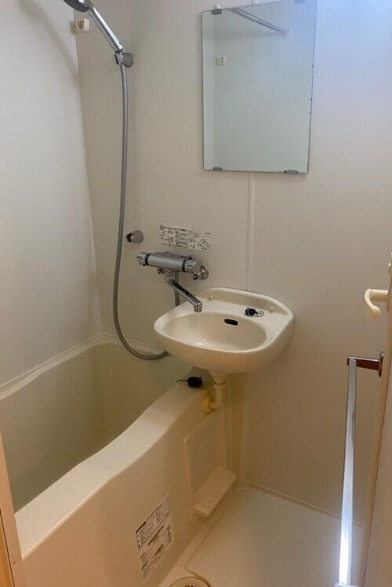 バス・シャワールーム　別部屋の画像を使用しております。