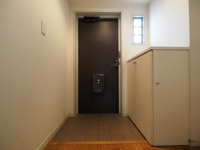 玄関　別号室・同間取り写真です。玄関