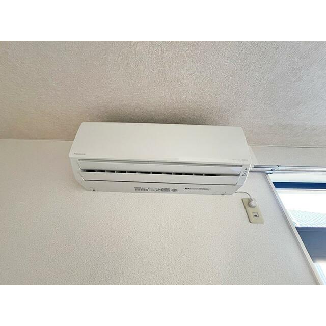 その他設備　８帖洋室エアコン　　※前回募集時の写真になります