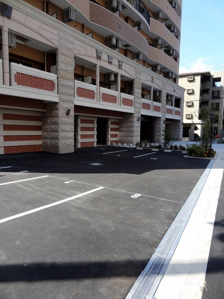 駐車場　★駐車場完備★