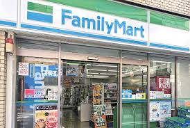 コンビニ　ファミリーマート 明治神宮外苑/S店（コンビニ）まで792m