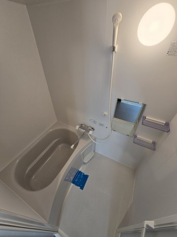 バス・シャワールーム　洗髪洗面化粧台完備。脱衣所付きで毎日が快適なバス・トイレ別