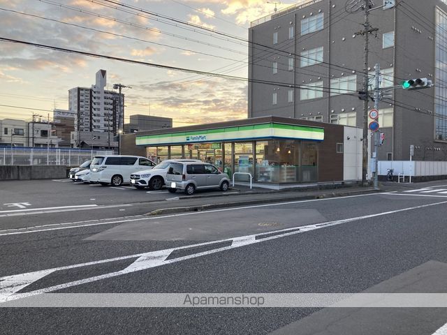 コンビニ　ファミリーマート 岐阜田神駅前店（コンビニ）まで306m