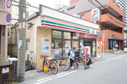 コンビニ　セブンイレブン 大阪中崎西店（コンビニ）まで24m