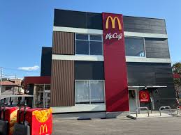 飲食店　マクドナルド1号線川崎神明町店（飲食店）まで155m