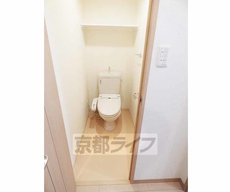 トイレ　ウォシュレットつきです。