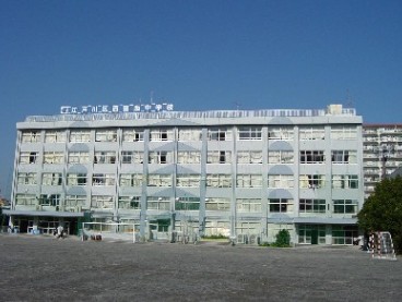 中学校　江戸川区立西葛西中学校（中学校）まで775m