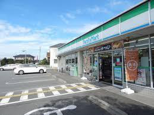コンビニ　ファミリーマート川越笠幡駅東店（コンビニ）まで500m