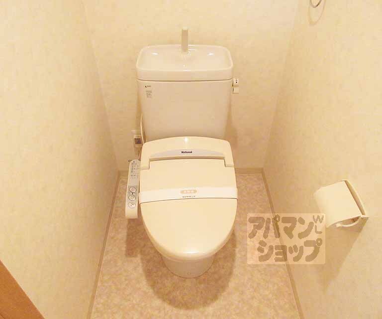 トイレ　ウォシュレットついている