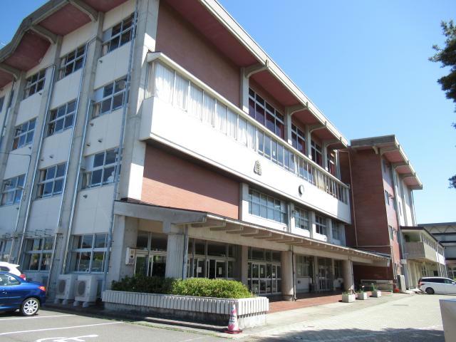 中学校　郡山市立富田中学校（中学校）まで1083m