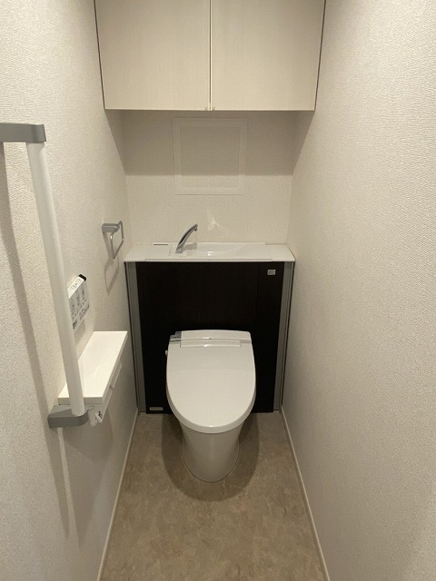 トイレ　※退去前のため反転タイプ参考画像