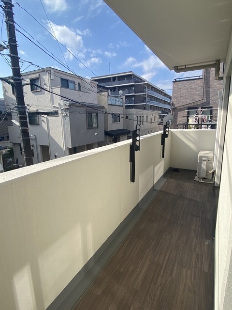 バルコニー　※退去前のため反転タイプ参考画像
