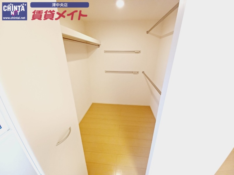 収納　同物件別部屋写真