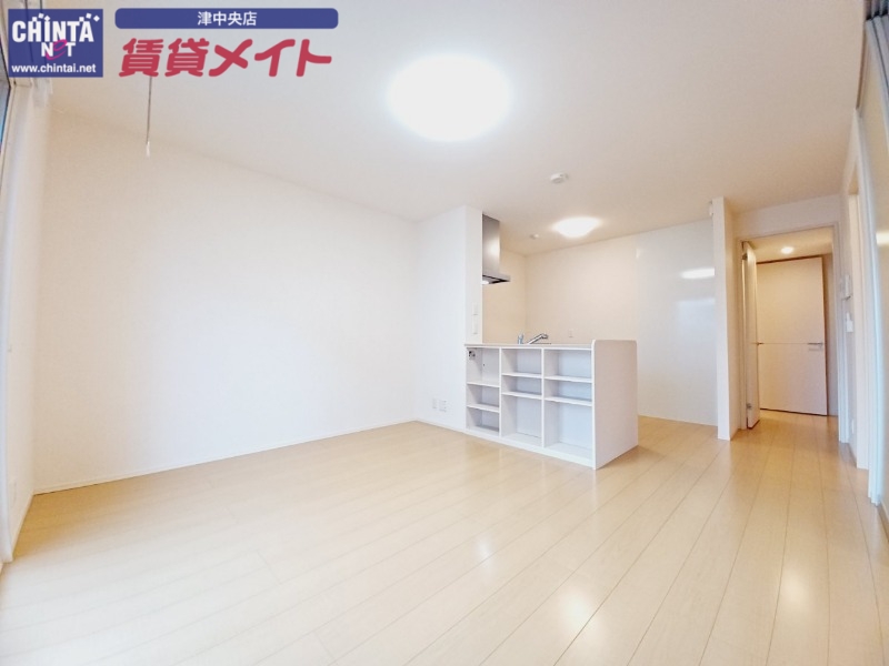 居室・リビング　同物件別部屋写真
