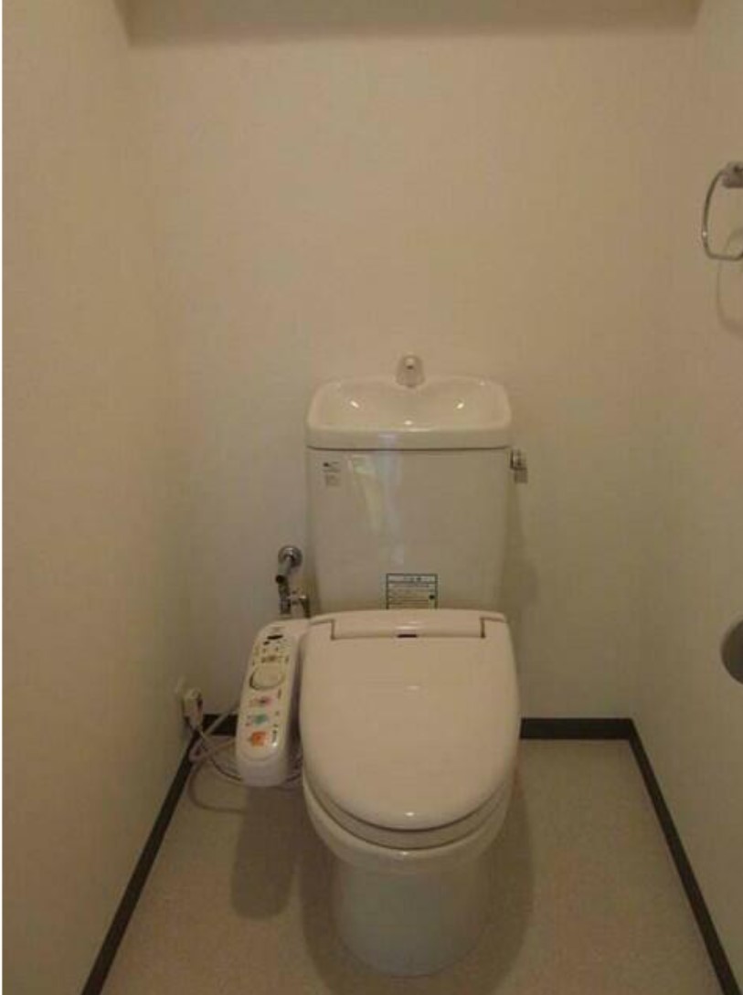 トイレ　※こちらの写真は他部屋参考写真です