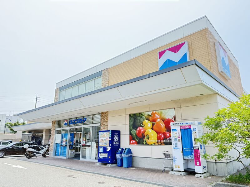 スーパー　にしてつストア香椎花園店（スーパー）まで1317m