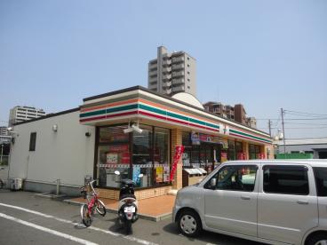 コンビニ　セブンイレブン 福山西町1丁目店（コンビニ）まで201m