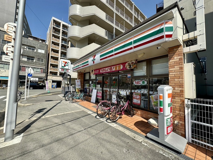 コンビニ　セブンイレブン（コンビニ）まで500m