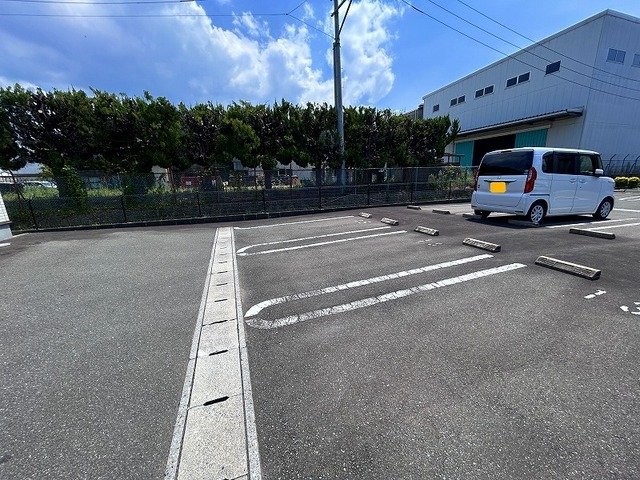 駐車場　駐車スペースもあります