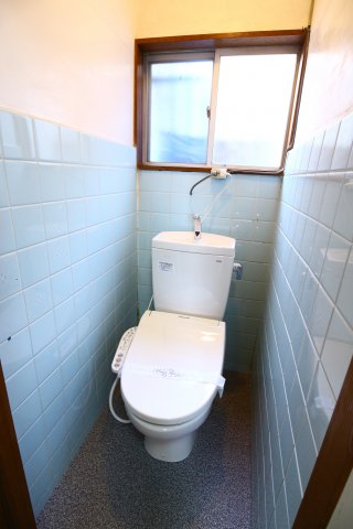 舞子台1丁目戸建のトイレ写真