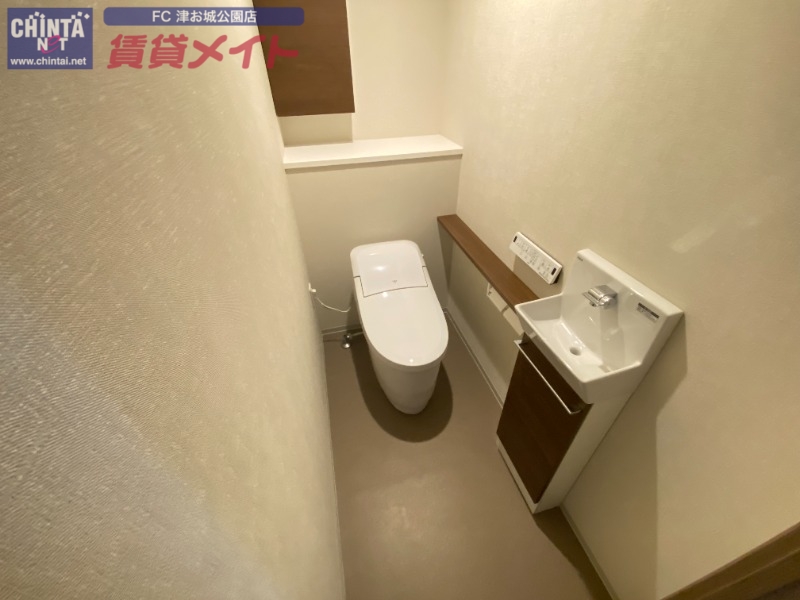 トイレ　別部屋反転画像参考