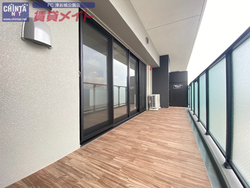バルコニー　別部屋反転画像参考