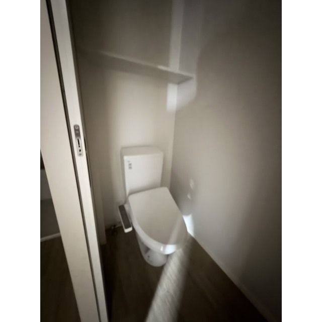 Rooms万代5のトイレ写真