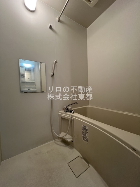 バス・シャワールーム　バスルームは浴槽付なので、ゆったり湯船につかれますね♪