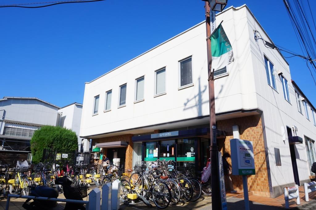 銀行　埼玉りそな銀行 七里支店（銀行）まで1049m