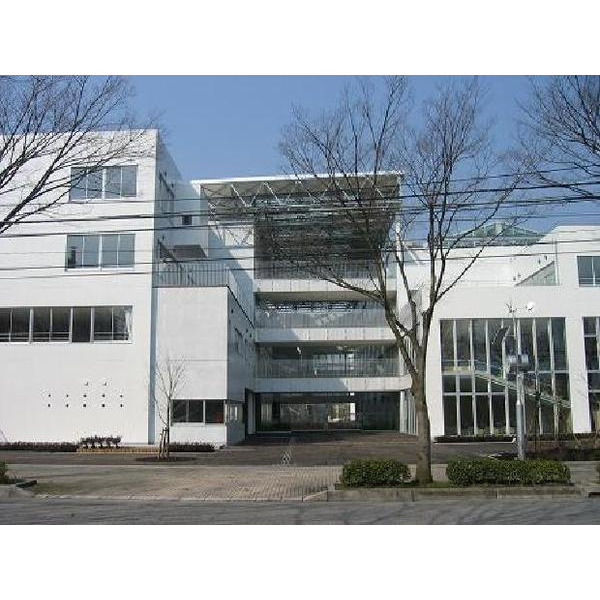 中学校　富山市立芝園中学校（中学校）まで743m