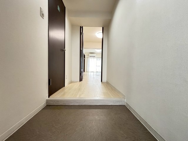 玄関　詳細は、RISUMO江坂本店までお問合せください♪