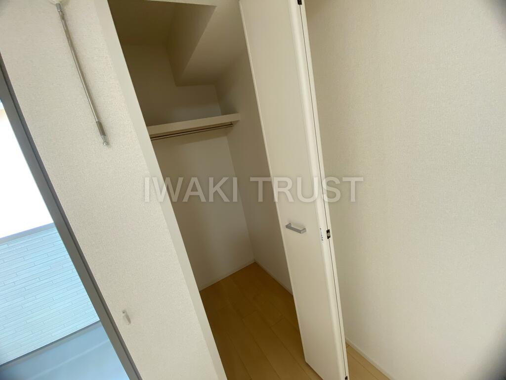 収納　※同型タイプの参考写真