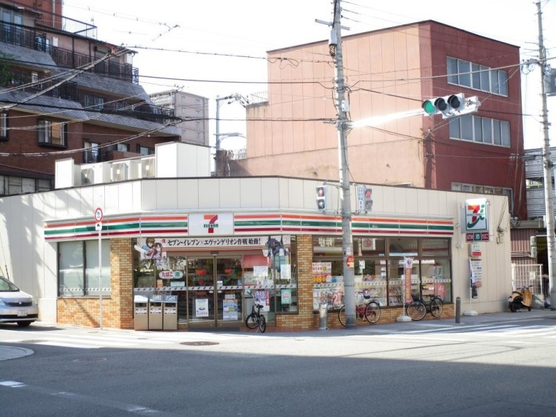 コンビニ　セブンイレブン（コンビニ）まで214m
