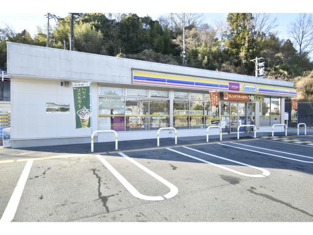 コンビニ　ミニストップ神戸藤原台南町店（コンビニ）まで715m