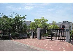 中学校　神戸市立有野中学校（中学校）まで1905m