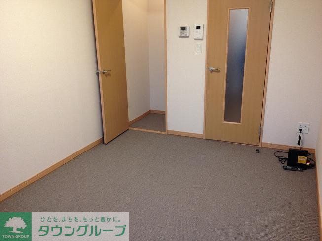 その他部屋・スペース　1Fはフローリング、2F以上は絨毯になります。