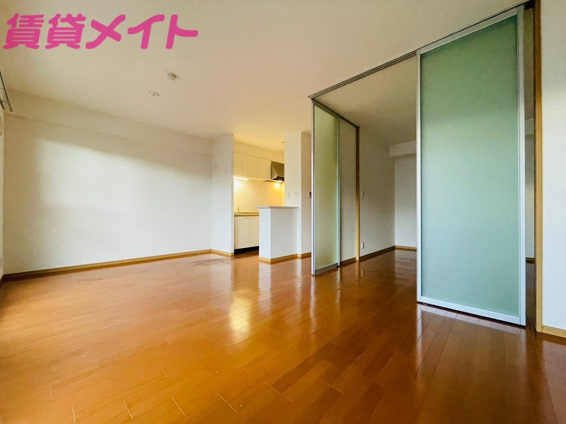 居室・リビング　同物件別部屋の参考写真です。