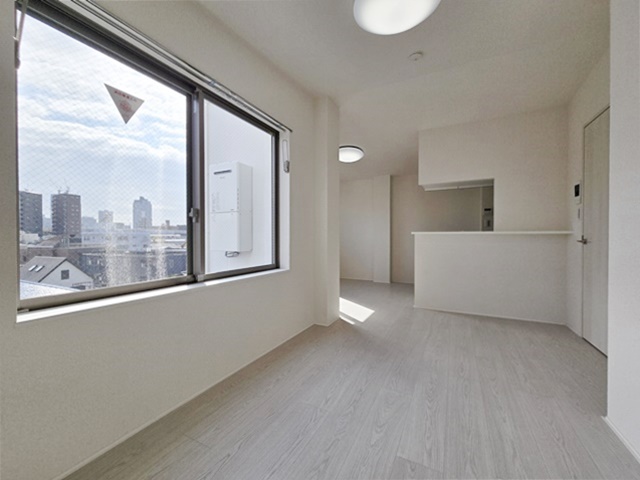 b’CASA池袋WESTの居間写真