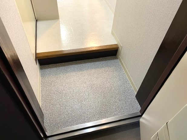 玄関　収納もある玄関です