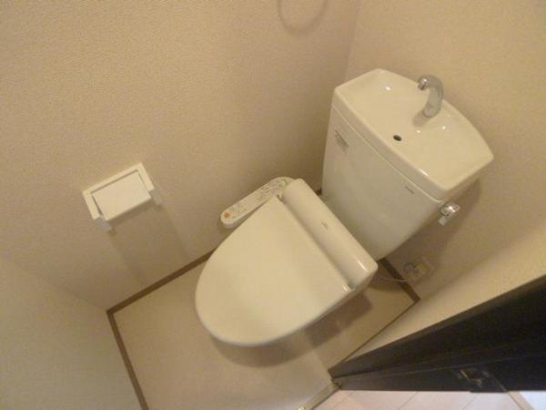 フジパレス城東諏訪5番館のトイレ写真