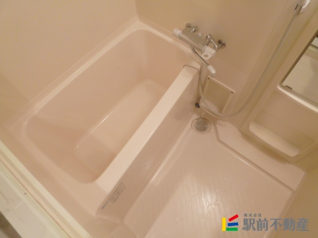 バス・シャワールーム　鏡・棚があります！